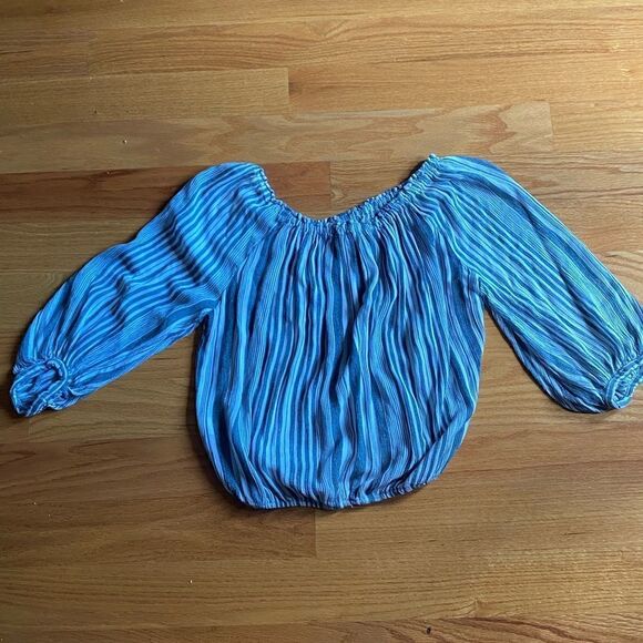 Forever 21 striped off shoulder long sleeve  top - Picture 2 of 5